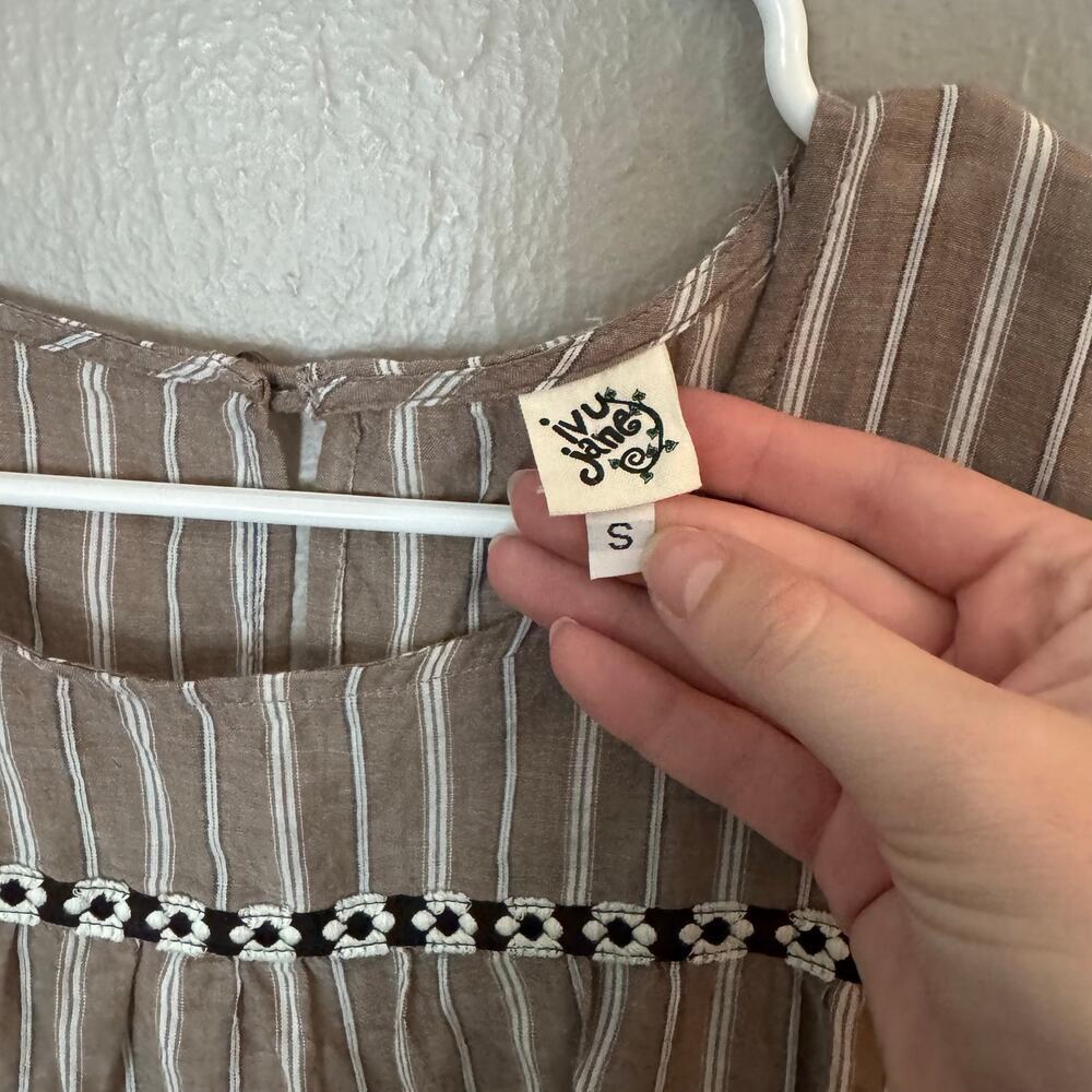 IVY JANE Brown and White Stripe Ruffle Sleeve Size Small casual comfort summer - Picture 3 of 7